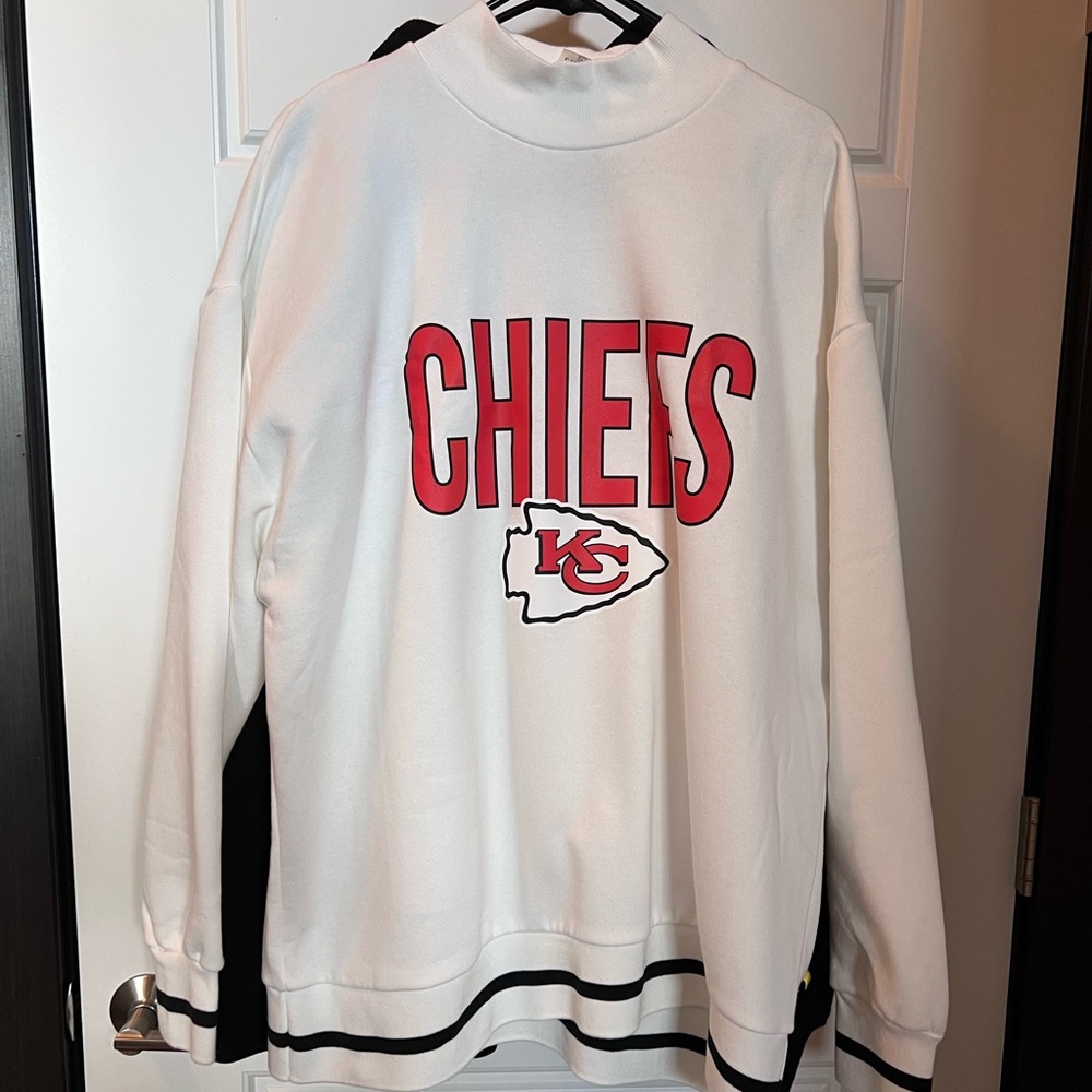 🏈 🏈 NFL Kansas City Chiefs Drop Shoulder Pullover Sweatshirt NEW